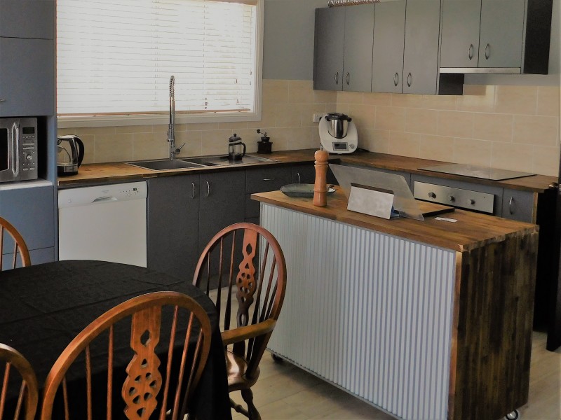 8 CUMBERTEEN STREET, Hill Top NSW 2575