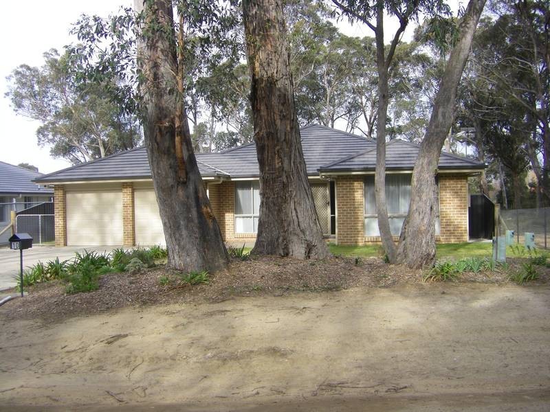 10 Railway Parade, Braemar NSW 2575