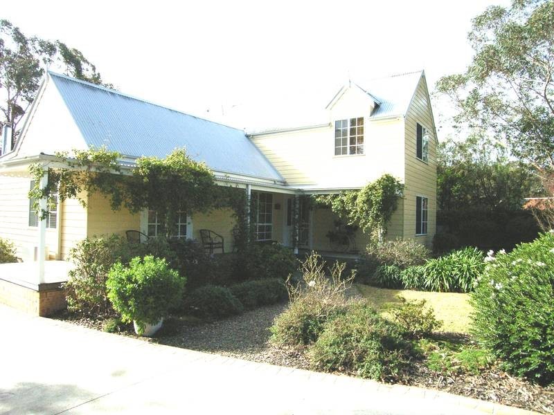 8 Denison Street, Hill Top NSW 2575