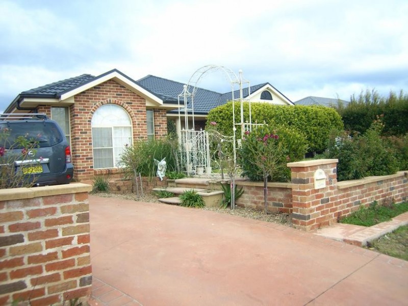 15 Denison Street, Hill Top NSW 2575