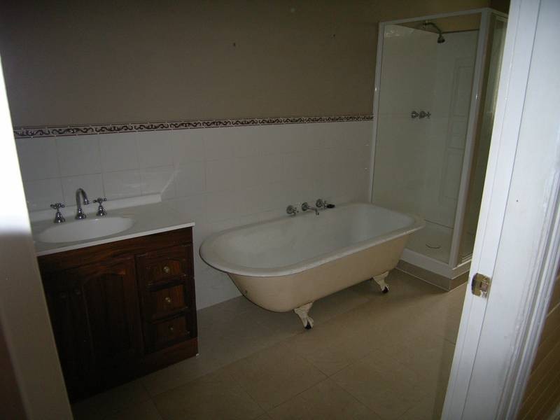 64 Old Hume Highway, Braemar NSW 2575