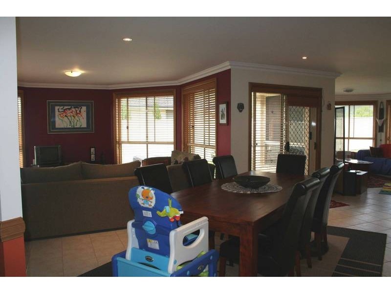 16 Ayrshire Gardens, Picton NSW 2571