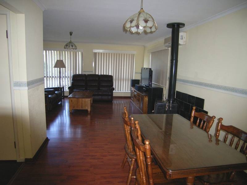 11 Dora Street, Hill Top NSW 2575
