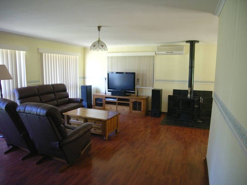 11 Dora Street, Hill Top NSW 2575