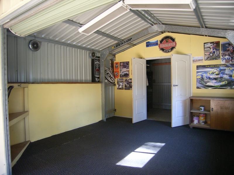 22 Railway Avenue, Colo Vale NSW 2575
