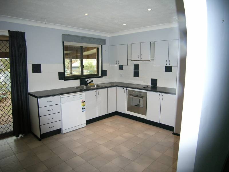 16 Samuel Street, Hill Top NSW 2575