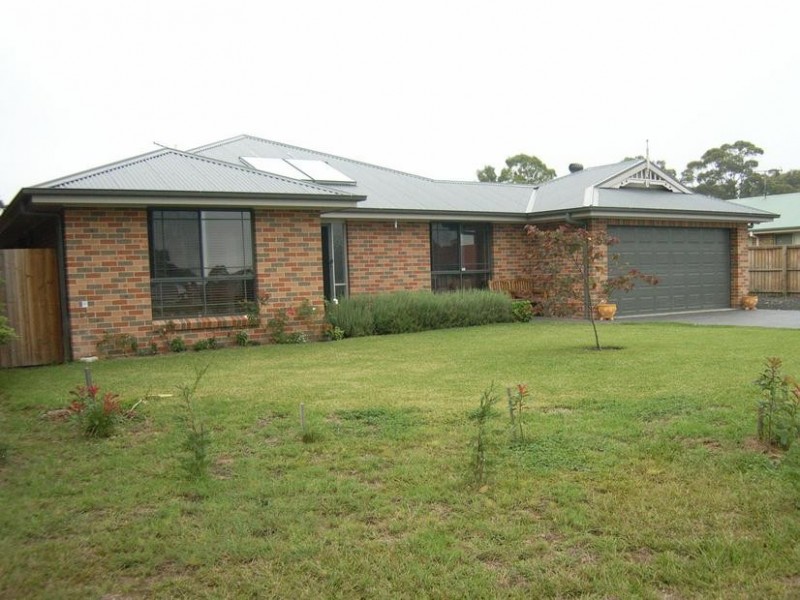 12 Sharnee Close, Hill Top NSW 2575