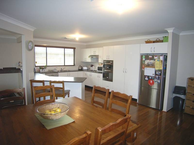 12 Sharnee Close, Hill Top NSW 2575
