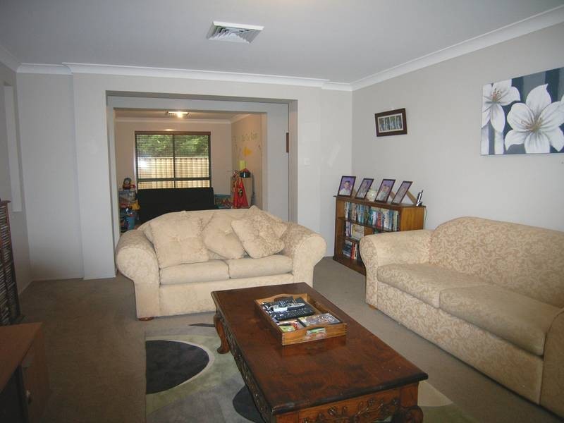 12 Sharnee Close, Hill Top NSW 2575