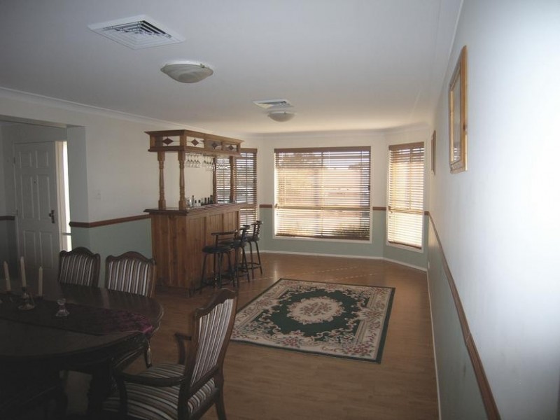 2 Sharnee Close, Hill Top NSW 2575