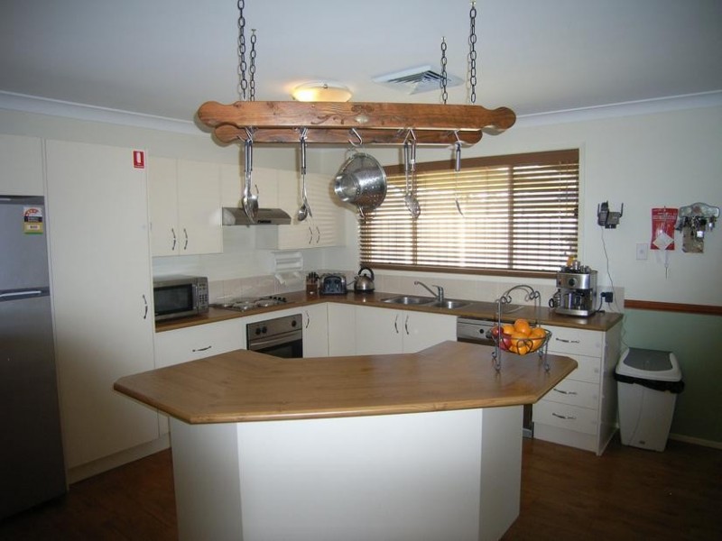 2 Sharnee Close, Hill Top NSW 2575