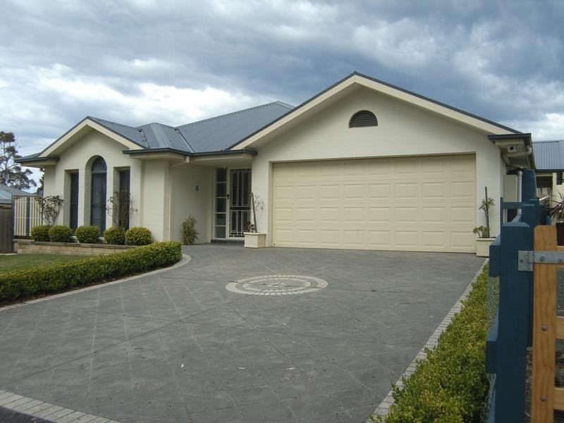 15 James Street, Hill Top NSW 2575