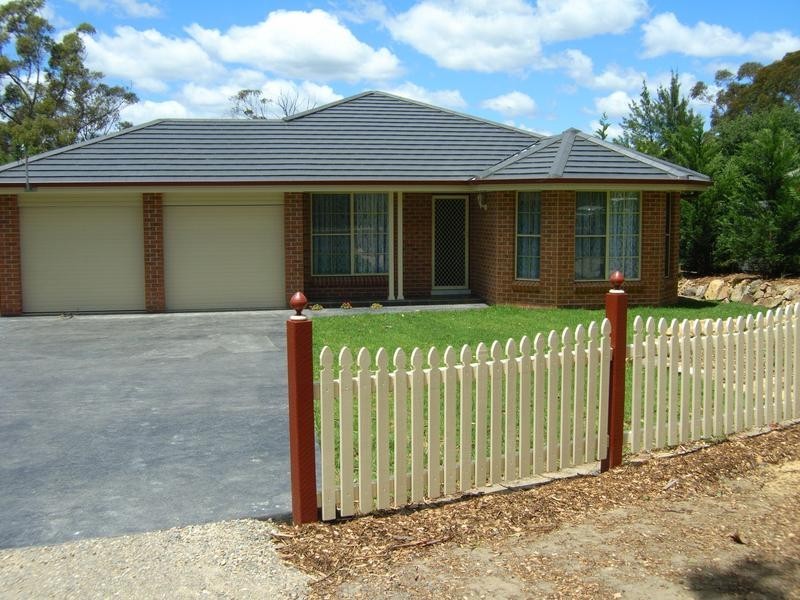 7 Grandview Parade, Hill Top NSW 2575