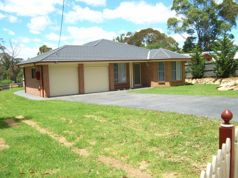 7 Grandview Parade, Hill Top NSW 2575