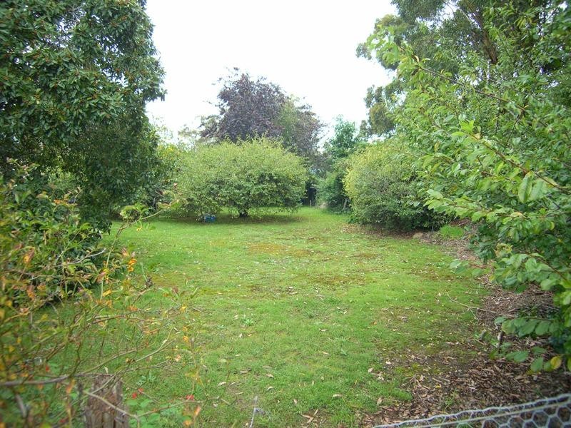 11 Laura Street, Hill Top NSW 2575