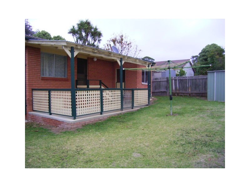 16 Laura Street, Hill Top NSW 2575