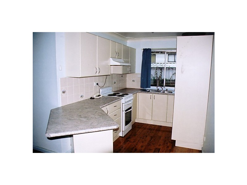 16 Laura Street, Hill Top NSW 2575