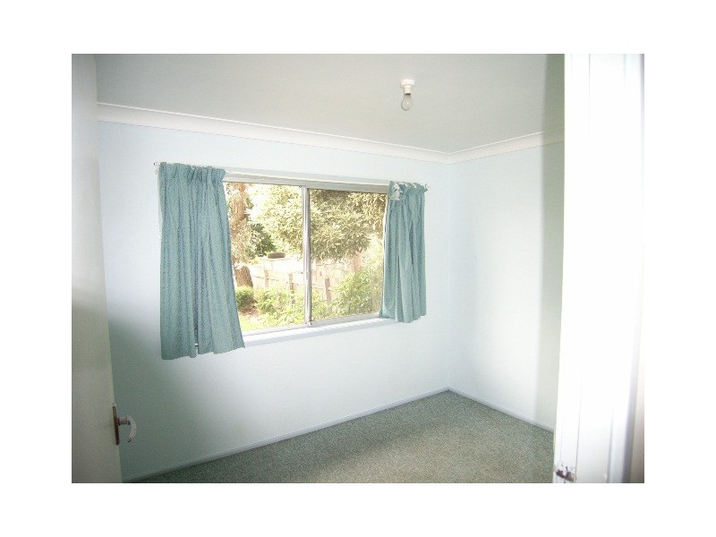 16 Laura Street, Hill Top NSW 2575