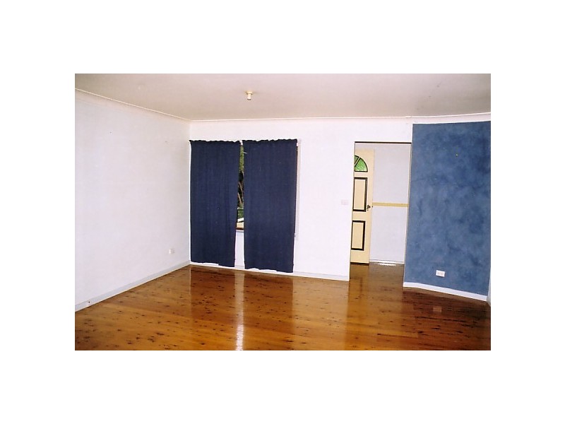 16 Laura Street, Hill Top NSW 2575