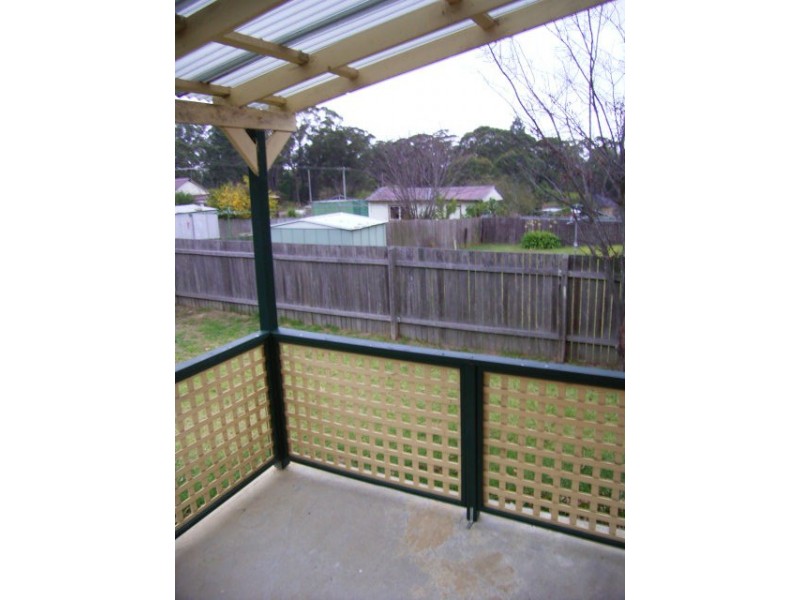 16 Laura Street, Hill Top NSW 2575