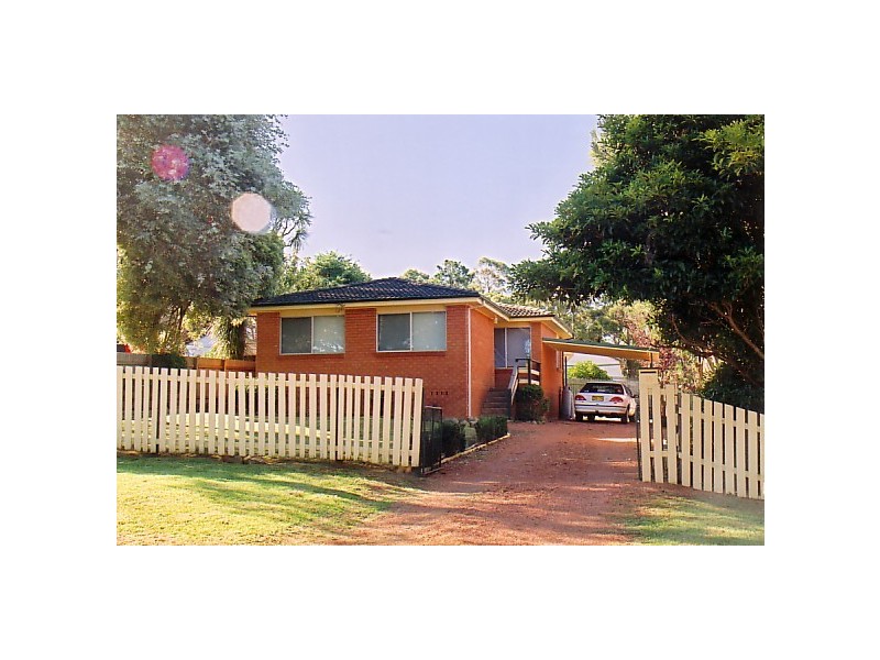 16 Laura Street, Hill Top NSW 2575