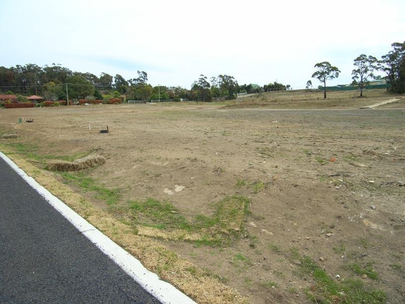 4 Cnr Cordeaux & Willow Streets, Willow Vale NSW 2575