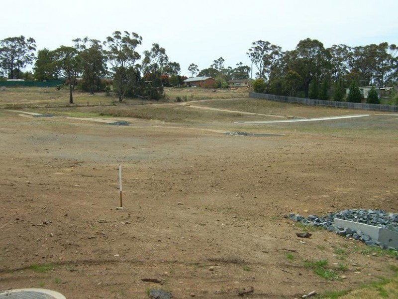 4 Cnr Cordeaux & Willow Streets, Willow Vale NSW 2575