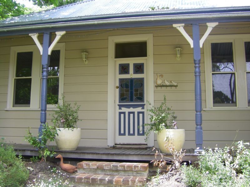 13A HAMILTON AVENUE, Bowral NSW 2576