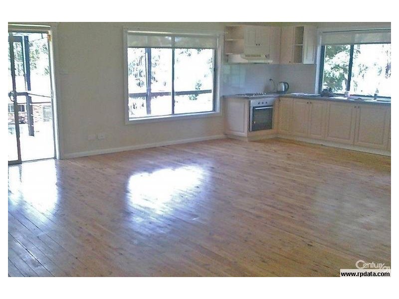 7 SACKVILLE STREET, Hill Top NSW 2575