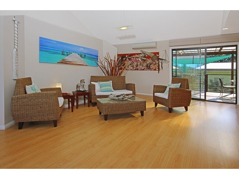 4 BEATRICE PLACE, Long Beach NSW 2536