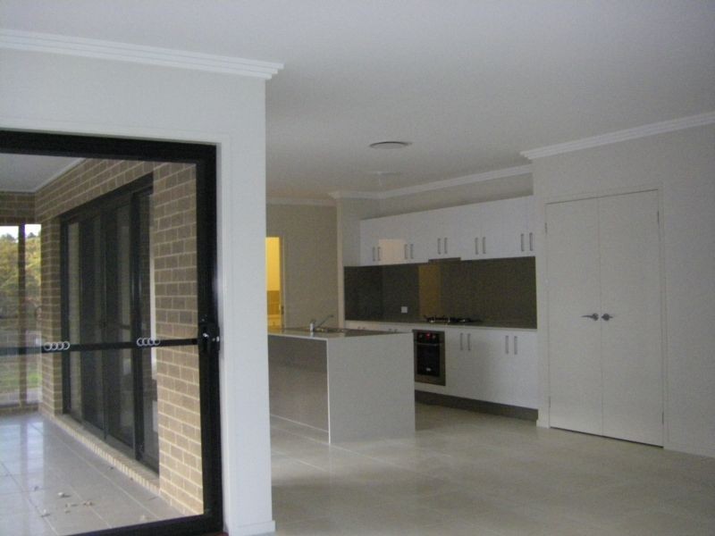 5 GRANDVIEW PARADE, Hill Top NSW 2575