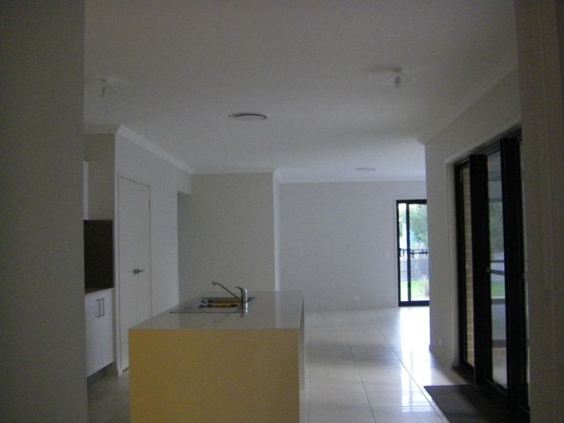 5 GRANDVIEW PARADE, Hill Top NSW 2575