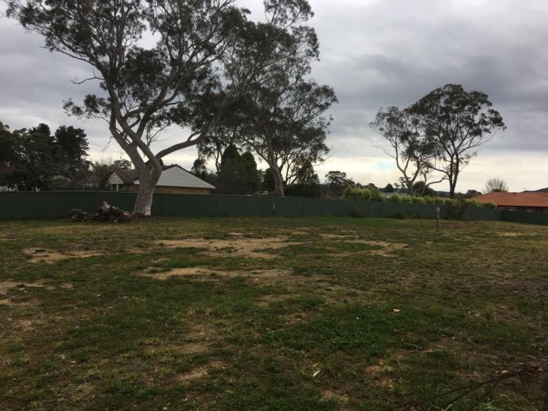 33 DENISON STREET, Hill Top NSW 2575