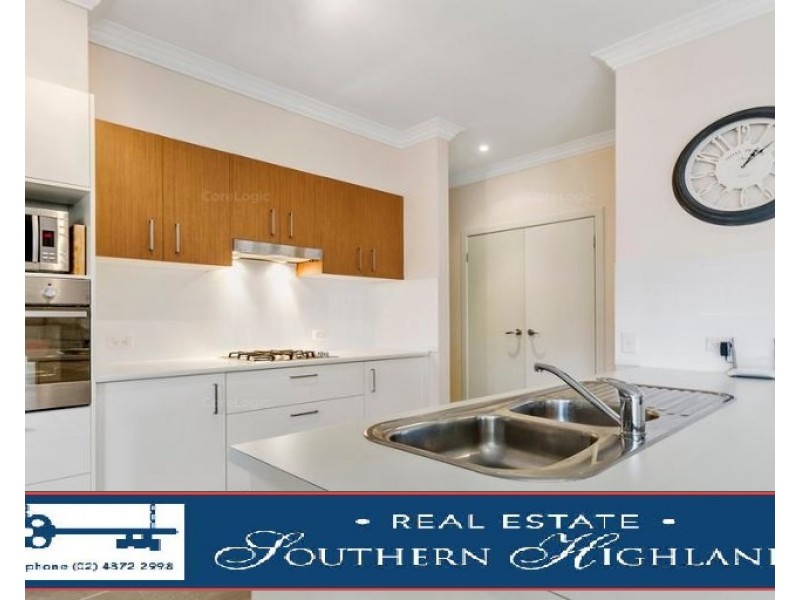 37 WEST PARADE, Hill Top NSW 2575