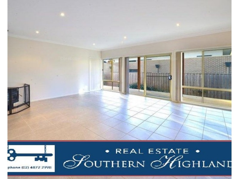 37 WEST PARADE, Hill Top NSW 2575