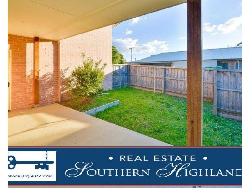 37 WEST PARADE, Hill Top NSW 2575