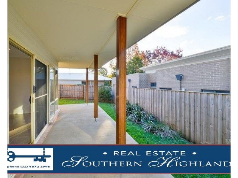 37 WEST PARADE, Hill Top NSW 2575