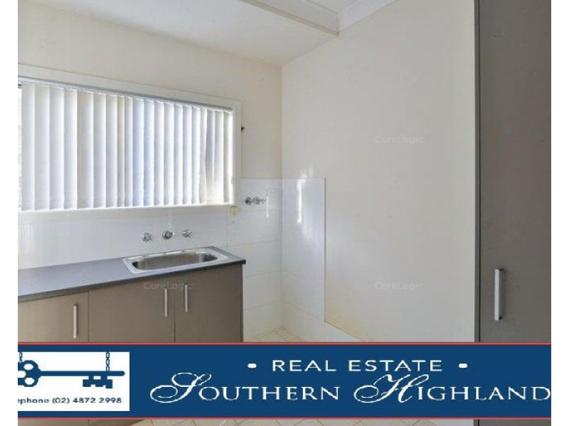37 WEST PARADE, Hill Top NSW 2575