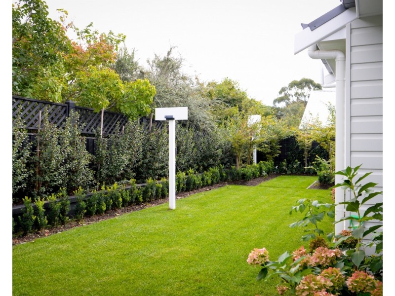 1 GLENROWAN GROVE, Bowral NSW 2576