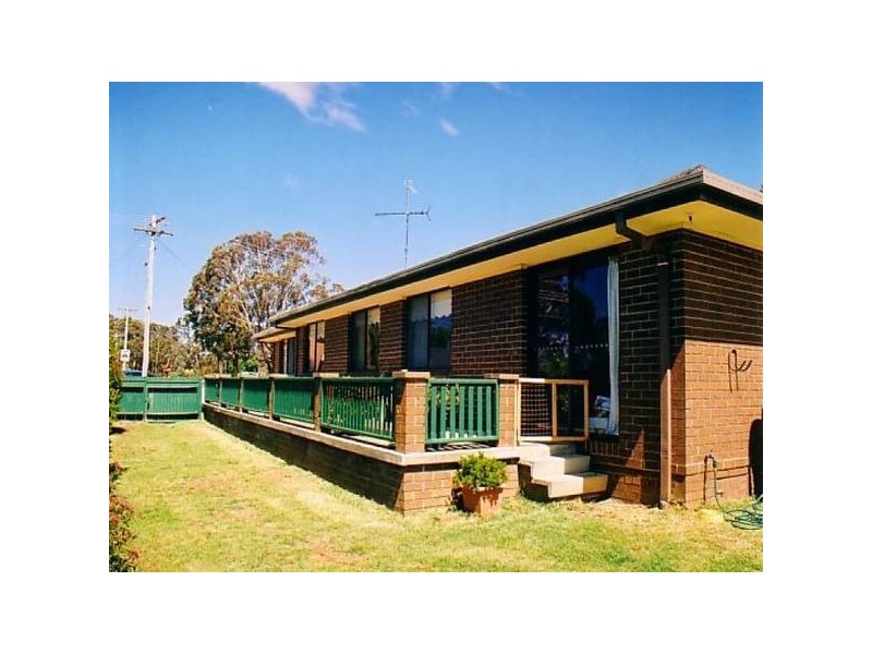 33 Dora Street, Hill Top NSW 2575