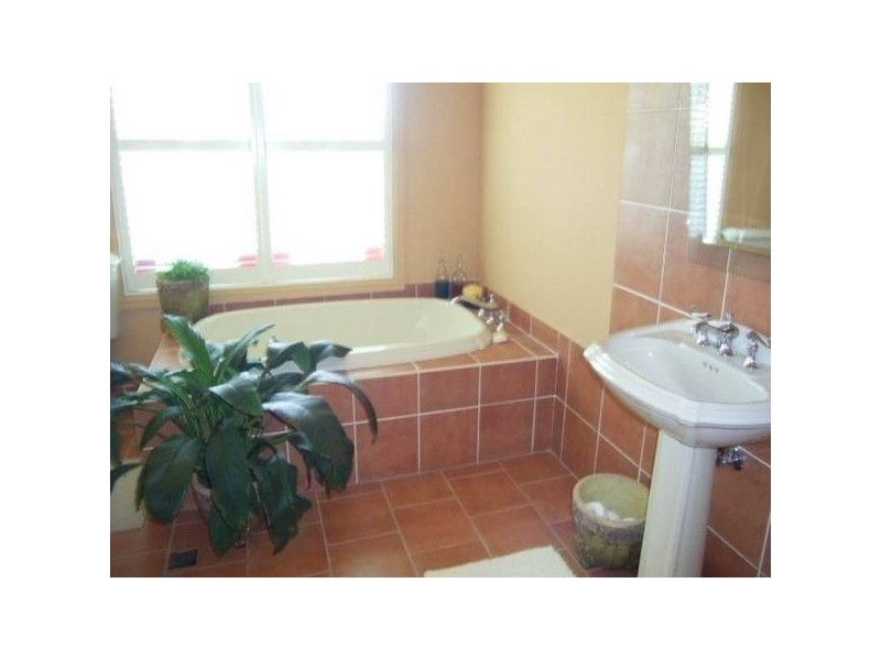 20 Bertha Street, Hill Top NSW 2575