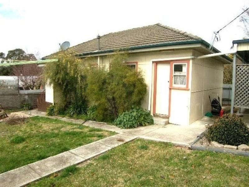 3 Currockbilly Street, Welby NSW 2575