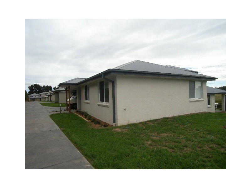 House 1/51 Robinia Drive, Bowral NSW 2576