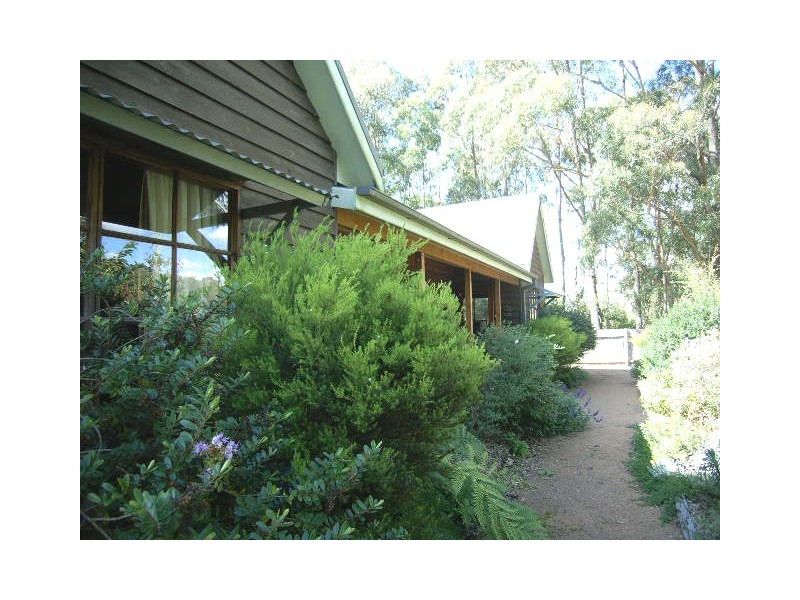 24 Jasmine Street, Colo Vale NSW 2575