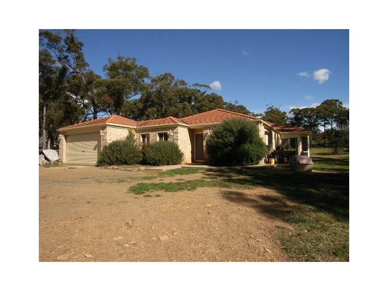 23 Lyrebird Close, Hill Top NSW 2575
