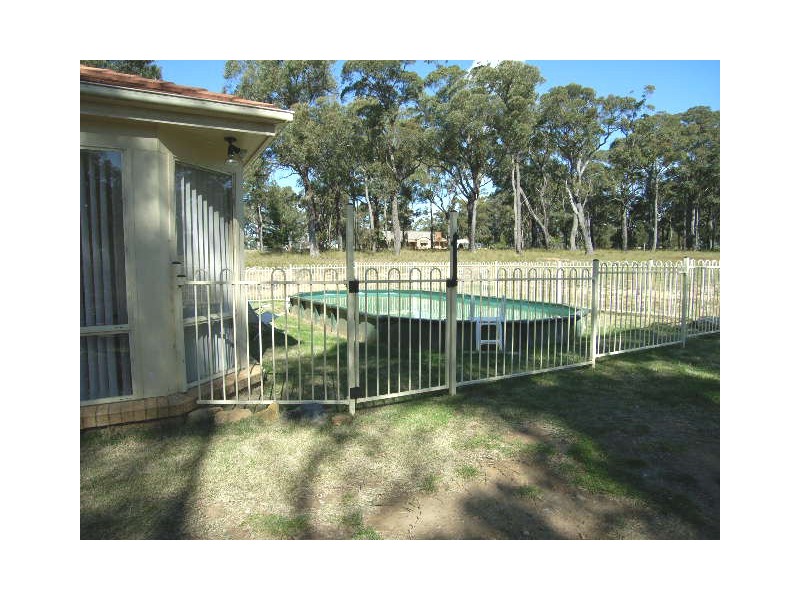 23 Lyrebird Close, Hill Top NSW 2575