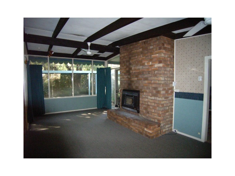 6 Government Road, Yerrinbool NSW 2575