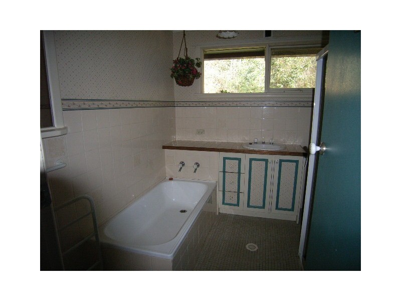 6 Government Road, Yerrinbool NSW 2575