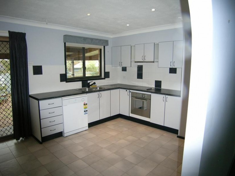 16 Samuel Street, Hill Top NSW 2575