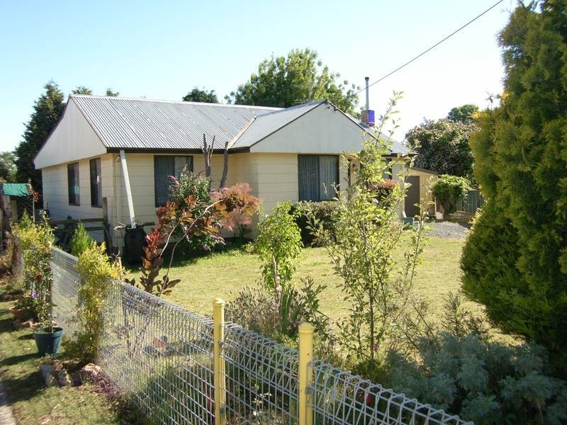 20 McCleery Ave, Moss Vale NSW 2577